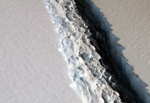 Massive rift in Larsen C of Antartica